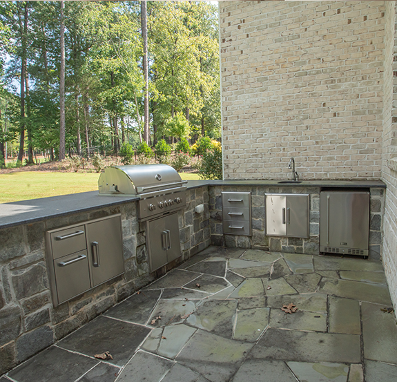 An outdoor kitch built by a General Contractor in Boone NC